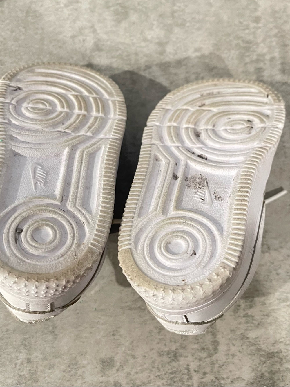 Nike Air Force Ones Kids White Low-Top Sneakers - Picture 11 of 12